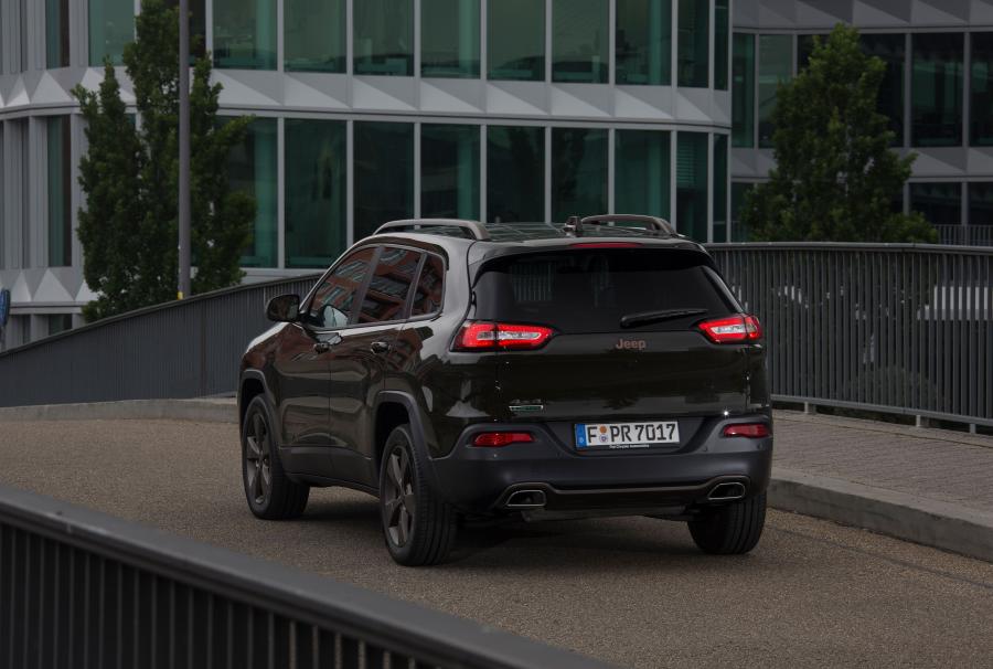  Jeep Cherokee 75th Anniversary (KL) 2016 года  (WW) (фото 5 из 24)